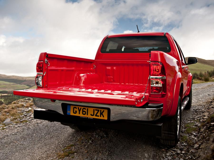 Toyota Hilux Double Cab 2011 года  (UK) (фото 13 из 30)